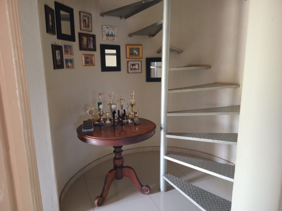 7 Bedroom Property for Sale in Bloemhof North West